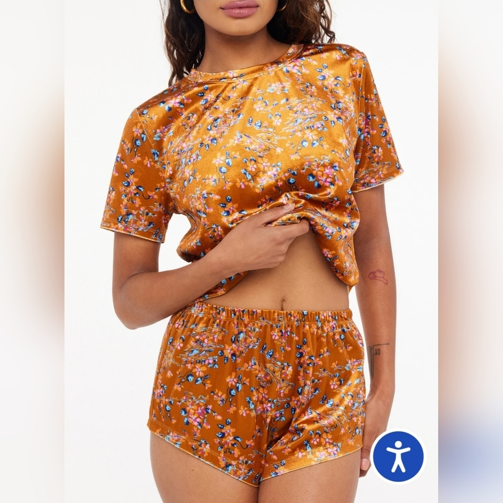 Savaje ร Fenty Women's Psychedelic Velvet Sleep Short & Top Brandy Size M